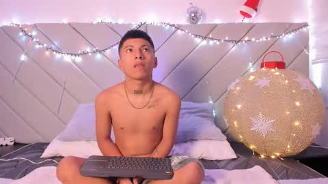 little_kris1 online show from 11/21/25, 12:26