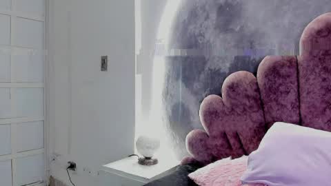 little_melanie online show from 04/18/26, 07:58