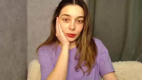Snapshot of little_mia__ chatting on 12/20/24, 08:23 Mia Im online every day 1530 PM in New York 2030 PM in London online show from 12/20/24, 08:23