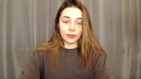 Snapshot of little_mia__ chatting on 01/20/25, 07:35 Mia Im online every day 1530 PM in New York 2030 PM in London online show from 01/20/25, 07:35