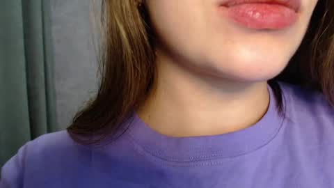 Snapshot of little_mia__ chatting on 02/01/25, 08:26 Mia Im online every day 1530 PM in New York 2030 PM in London online show from 02/01/25, 08:26