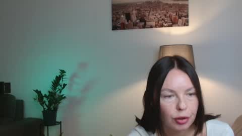 Snapshot of little_nicole_ chatting on 10/09/25, 11:52 Nicole online show from 10/09/25, 11:52