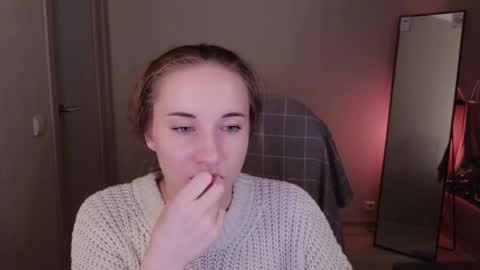 little_pretty_woman online show from 10/22/25, 07:02