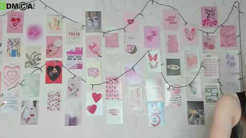 Snapshot of little_radiant_sun chatting on 12/22/25, 07:38 Kriss online show from 12/22/25, 07:38