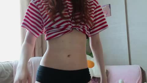 Snapshot of little_red_rosy chatting on 05/19/26, 05:03 Rosy online show from 05/19/26, 05:03