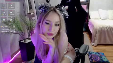 Sonya online show from 12/25/24, 02:25