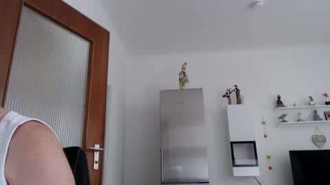 little_sow online show from 04/15/26, 02:24