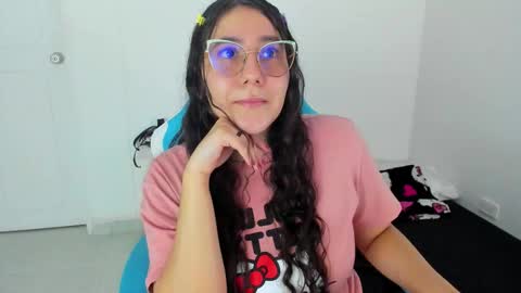 Laire  online show from 11/24/25, 11:04