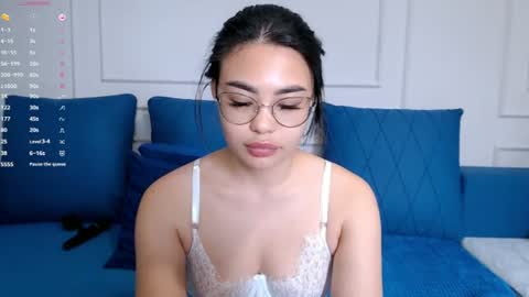 Snapshot of little_v1rgin_angel chatting on 06/10/26, 11:31 Kwan online show from 06/10/26, 11:31