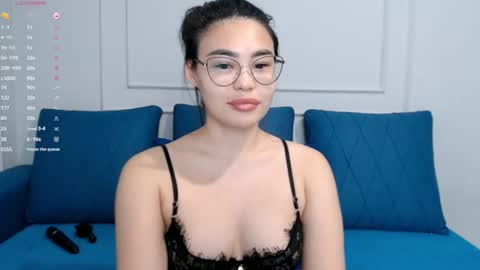 Snapshot of little_v1rgin_angel chatting on 06/28/26, 10:43 Kwan online show from 06/28/26, 10:43