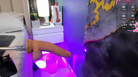 little_valentinaa online show from 04/22/26, 11:56