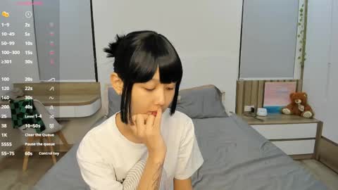 Yena and Gabby online show from 04/23/26, 07:27