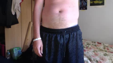 littlealien7 online show from 12/31/24, 05:44