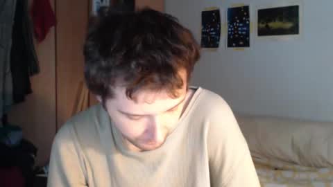 littlealien7 online show from 10/24/25, 09:22