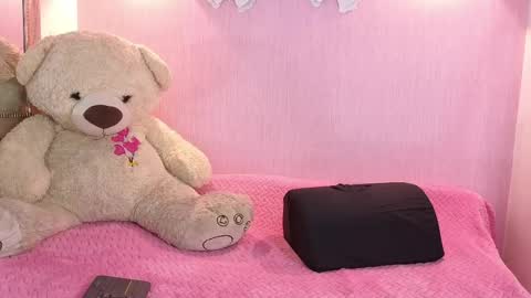 Ari online show from 04/18/26, 12:09