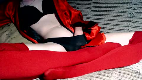 Snapshot of littlebuddycze chatting on 05/24/26, 01:10 Malej Kmo online show from 05/24/26, 01:10