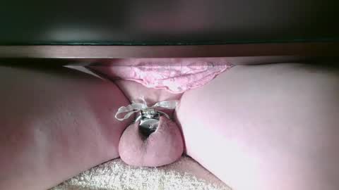 Snapshot of littleclitty247 chatting on 12/17/25, 11:38 Littlleclitty247 online show from 12/17/25, 11:38