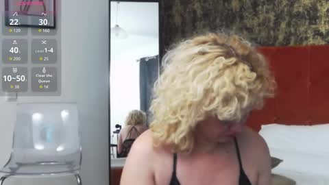 LittleCurlyGirll online show from 12/05/25, 07:43