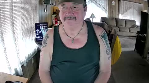 Snapshot of littled83057 chatting on 10/03/25, 05:43 Littled83057 online show from 10/03/25, 05:43