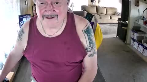 Littled83057 online show from 10/31/25, 05:47