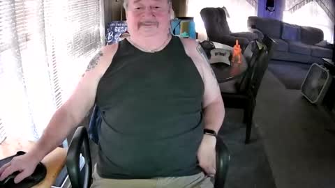 Snapshot of littled83057 chatting on 07/19/26, 04:33 Littled83057 online show from 07/19/26, 04:33