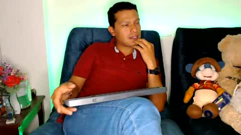 Snapshot of littledicklatin chatting on 06/16/26, 02:25 Manu online show from 06/16/26, 02:25