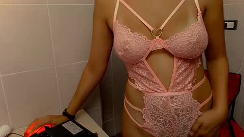 Snapshot of littledream20 chatting on 11/20/25, 08:14 LittleDream20 online show from 11/20/25, 08:14