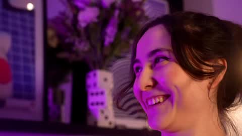 Snapshot of littlee33 chatting on 11/07/25, 09:15 Emily Hill online show from 11/07/25, 09:15