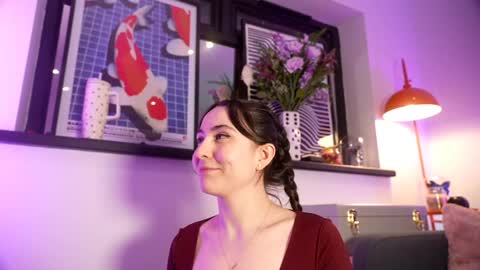 Snapshot of littlee33 chatting on 11/22/25, 09:25 Emily Hill online show from 11/22/25, 09:25