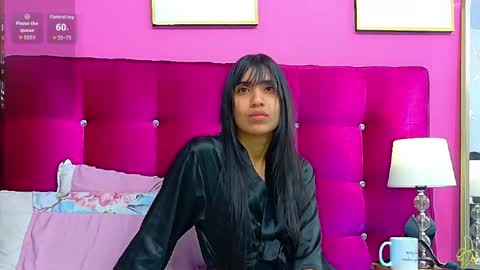 Snapshot of littlee_emilyy_ chatting on 06/08/26, 12:47 Emily online show from 06/08/26, 12:47