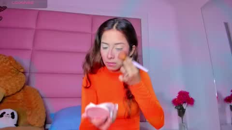 Snapshot of littlee_emma_ chatting on 01/12/25, 03:17 littlee_emma_ online show from 01/12/25, 03:17