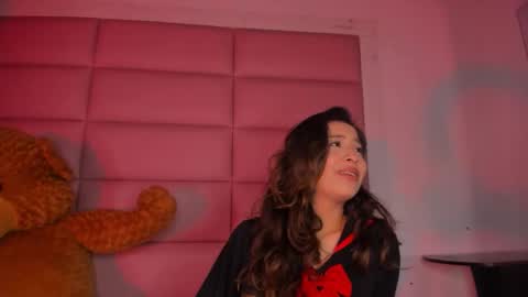 Snapshot of littlee_emma_ chatting on 11/22/25, 12:09 littlee_emma_ online show from 11/22/25, 12:09