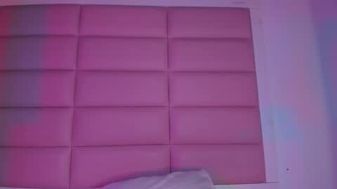 Snapshot of littlee_emma_ chatting on 12/15/25, 03:11 littlee_emma_ online show from 12/15/25, 03:11