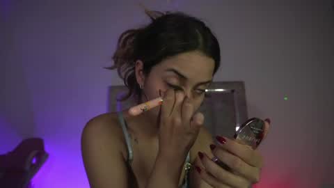 Snapshot of littlee_emma_ chatting on 05/14/26, 11:22 littlee_emma_ online show from 05/14/26, 11:22