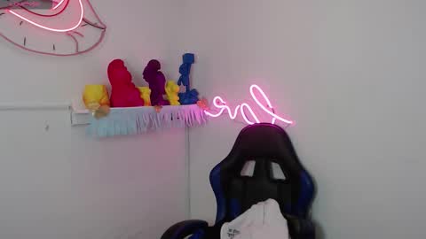 Angel  online show from 11/06/25, 09:26