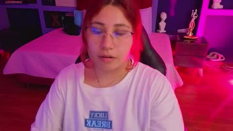 Snapshot of littlee_red chatting on 02/21/26, 08:43 Angel online show from 02/21/26, 08:43