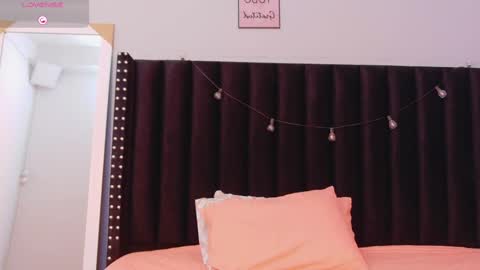 Tania  online show from 09/24/25, 08:45