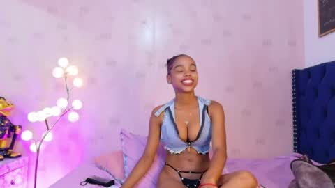Snapshot of littleebonymommy chatting on 05/02/26, 07:35 Tania online show from 05/02/26, 07:35