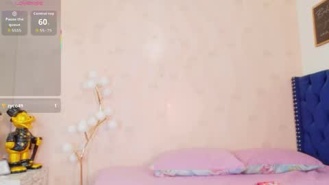Snapshot of littleebonymommy chatting on 05/04/26, 07:10 Tania online show from 05/04/26, 07:10