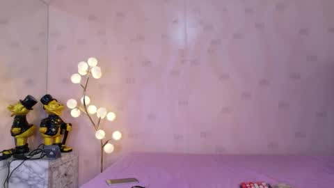Snapshot of littleebonymommy chatting on 05/14/26, 07:53 Tania online show from 05/14/26, 07:53