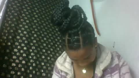 Snapshot of littlehotpanda chatting on 09/11/25, 12:16 edra online show from 09/11/25, 12:16
