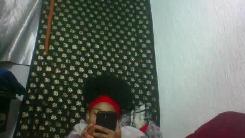 Snapshot of littlehotpanda chatting on 09/24/25, 07:28 edra online show from 09/24/25, 07:28