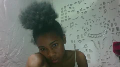 Snapshot of littlehotpanda chatting on 10/02/25, 09:49 edra online show from 10/02/25, 09:49