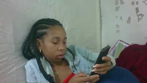 Snapshot of littlehotpanda chatting on 10/10/25, 06:56 edra online show from 10/10/25, 06:56