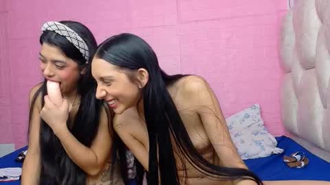 Snapshot of littlejennifer18 chatting on 09/28/25, 06:02 Tip us ask our names online show from 09/28/25, 06:02