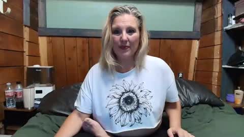 lisanixs online show from 04/16/26, 12:55