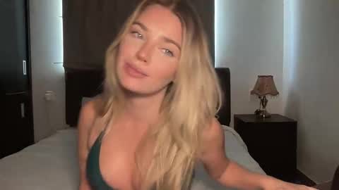 Marciabrady online show from 11/08/25, 04:23