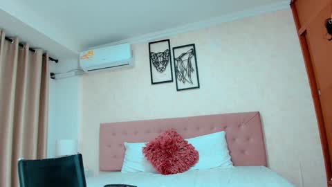 Sarahs Room online show from 01/25/25, 06:34