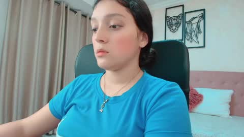 Snapshot of littlemolly_pregnant chatting on 05/27/26, 12:40 Sarahs Room online show from 05/27/26, 12:40