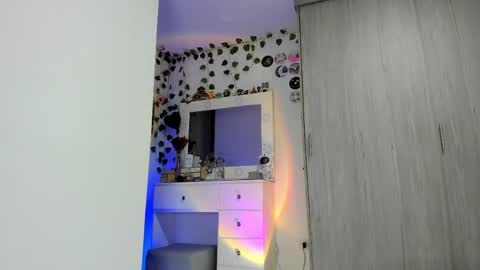 Luna online show from 05/14/26, 08:26